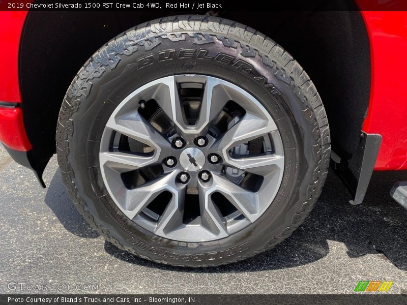 Red Hot / Jet Black 2019 Chevrolet Silverado 1500 RST Crew Cab 4WD