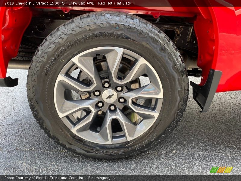 Red Hot / Jet Black 2019 Chevrolet Silverado 1500 RST Crew Cab 4WD