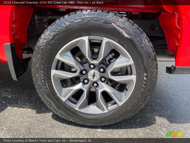 Red Hot / Jet Black 2019 Chevrolet Silverado 1500 RST Crew Cab 4WD