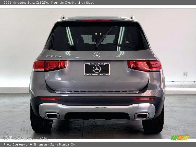 Mountain Grey Metallic / Black 2021 Mercedes-Benz GLB 250