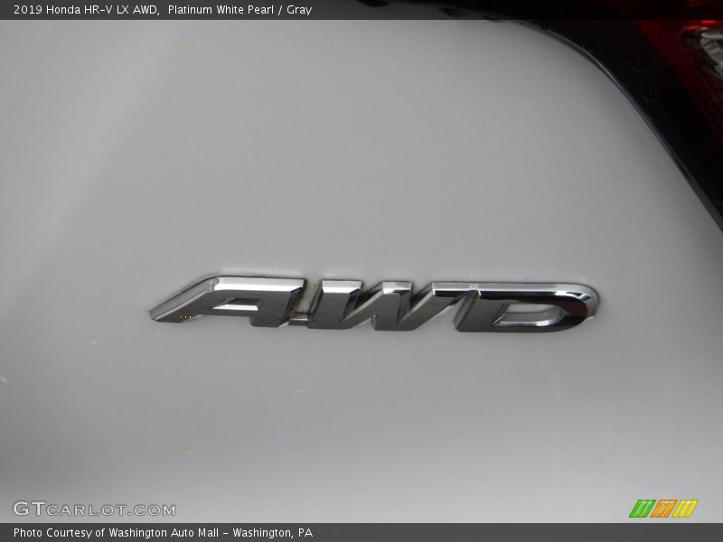 Platinum White Pearl / Gray 2019 Honda HR-V LX AWD