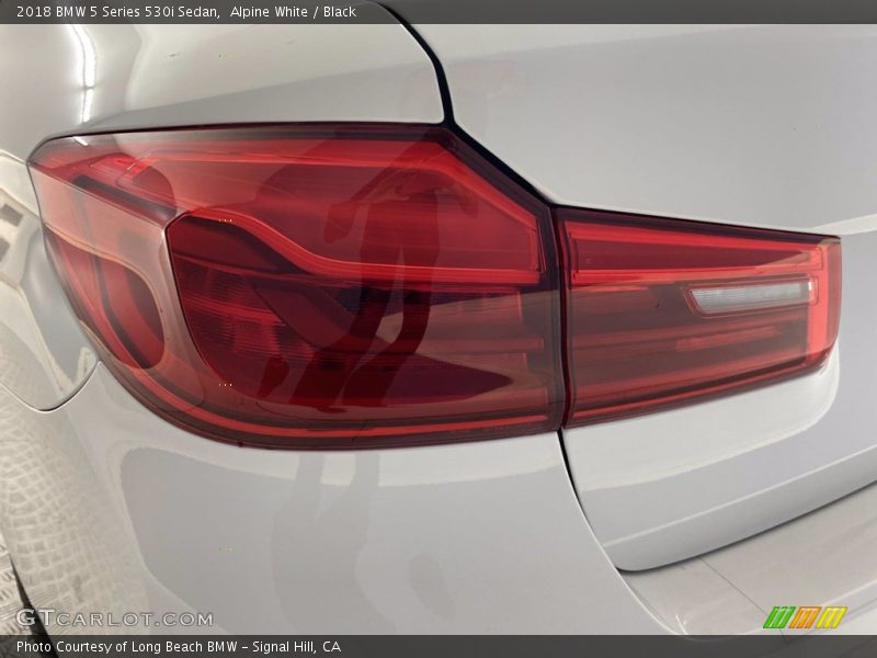 Alpine White / Black 2018 BMW 5 Series 530i Sedan