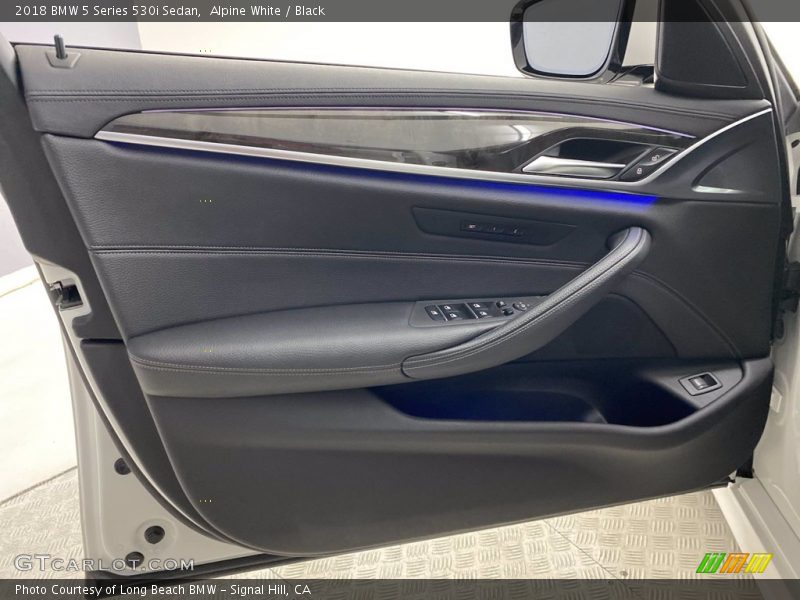 Alpine White / Black 2018 BMW 5 Series 530i Sedan