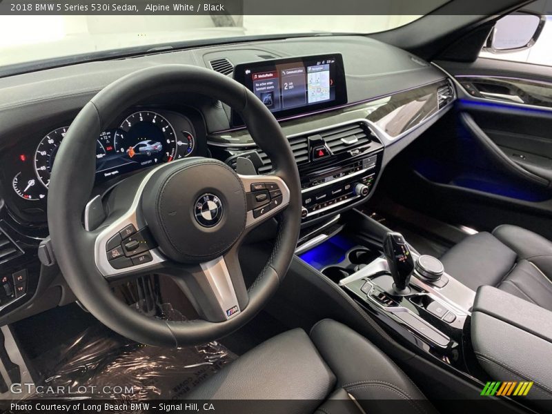 Alpine White / Black 2018 BMW 5 Series 530i Sedan