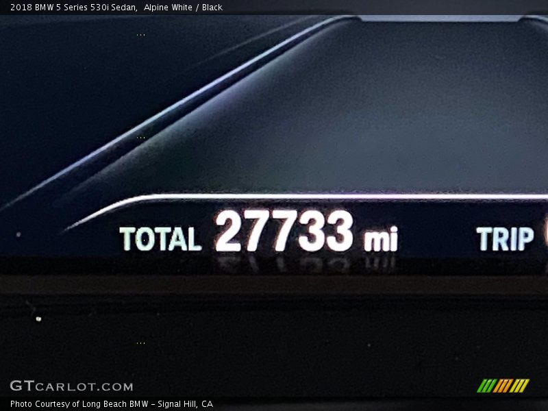 Alpine White / Black 2018 BMW 5 Series 530i Sedan