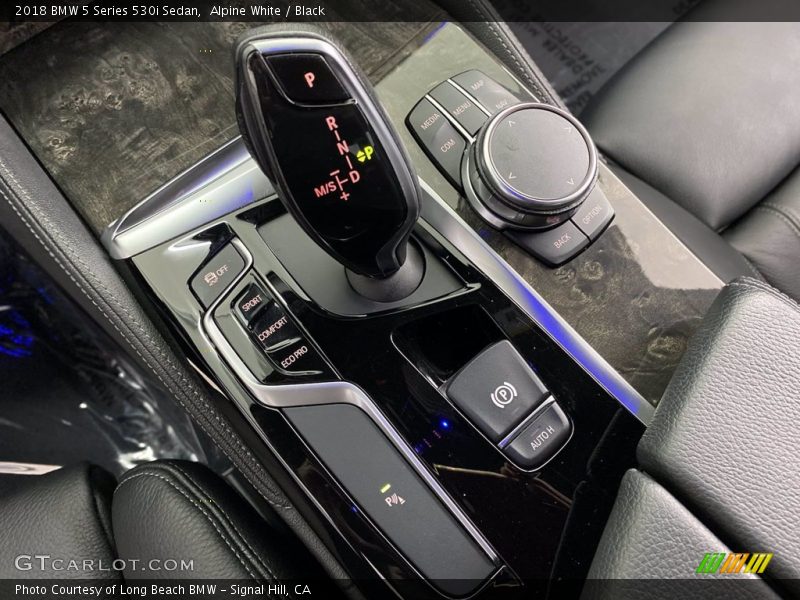 Alpine White / Black 2018 BMW 5 Series 530i Sedan