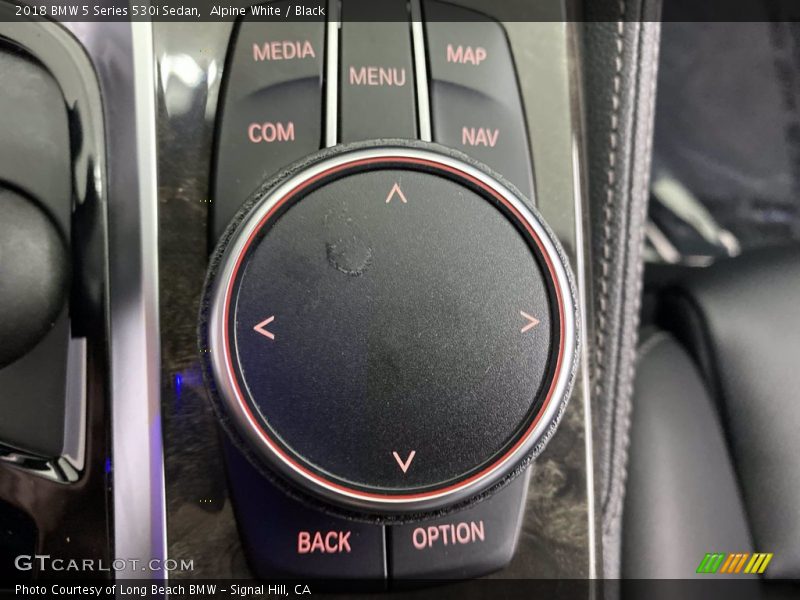 Alpine White / Black 2018 BMW 5 Series 530i Sedan