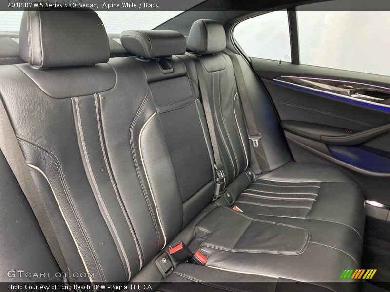 Alpine White / Black 2018 BMW 5 Series 530i Sedan