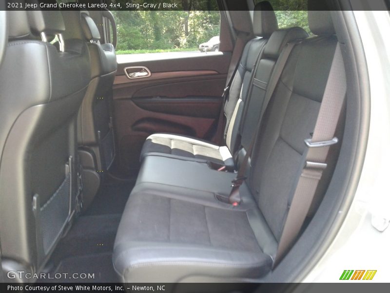 Sting-Gray / Black 2021 Jeep Grand Cherokee Laredo 4x4