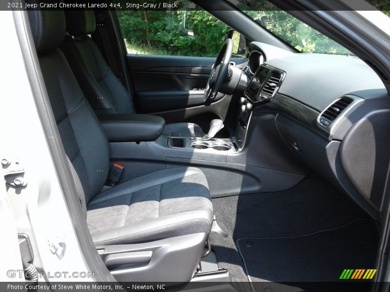 Sting-Gray / Black 2021 Jeep Grand Cherokee Laredo 4x4