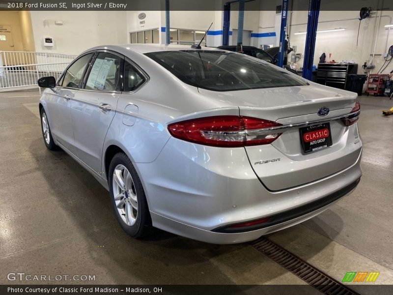 Ingot Silver / Ebony 2018 Ford Fusion SE