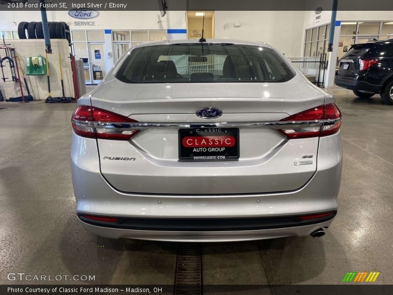 Ingot Silver / Ebony 2018 Ford Fusion SE