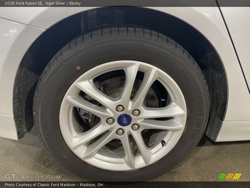 Ingot Silver / Ebony 2018 Ford Fusion SE