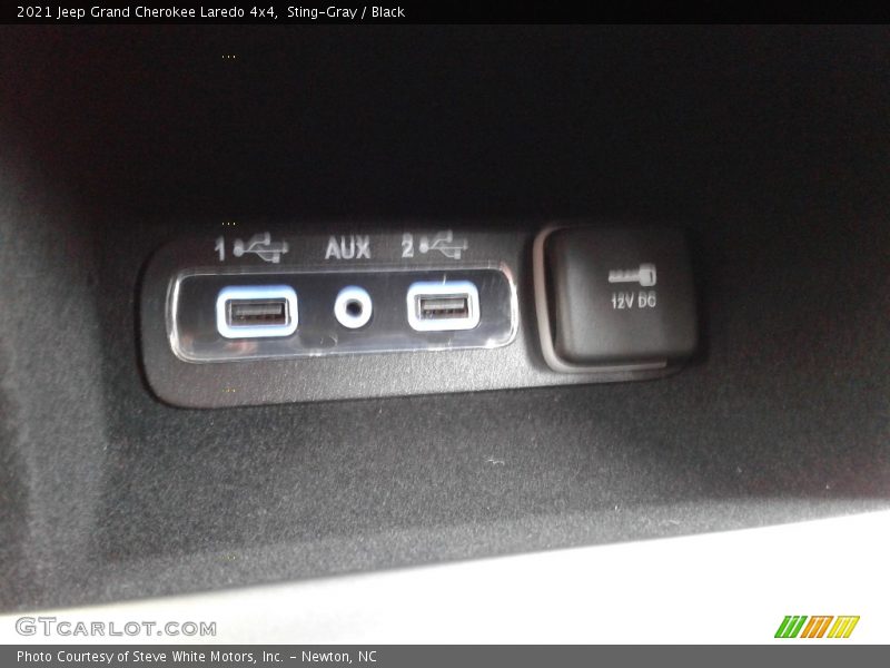 Sting-Gray / Black 2021 Jeep Grand Cherokee Laredo 4x4