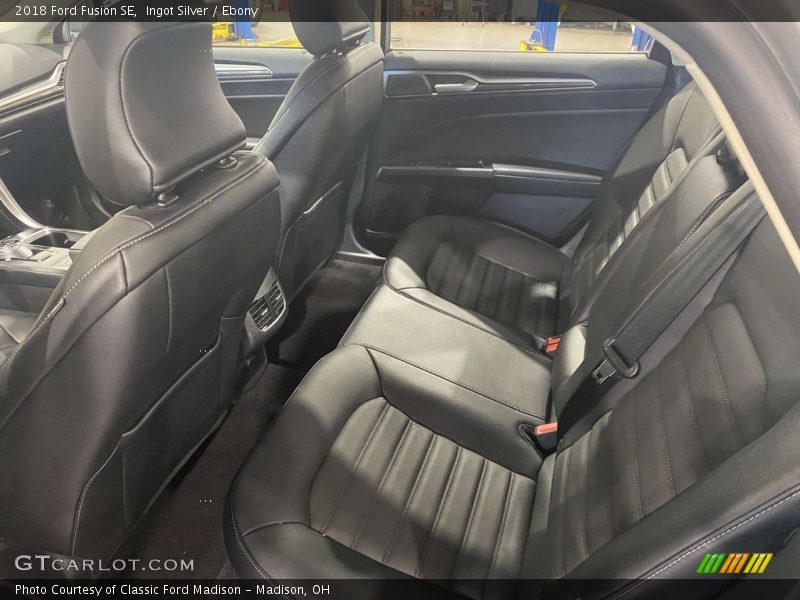 Ingot Silver / Ebony 2018 Ford Fusion SE