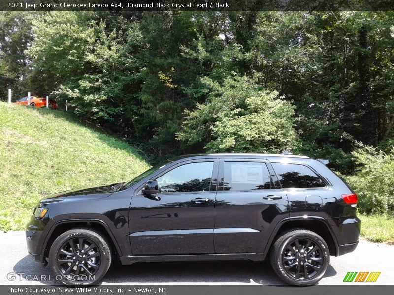  2021 Grand Cherokee Laredo 4x4 Diamond Black Crystal Pearl