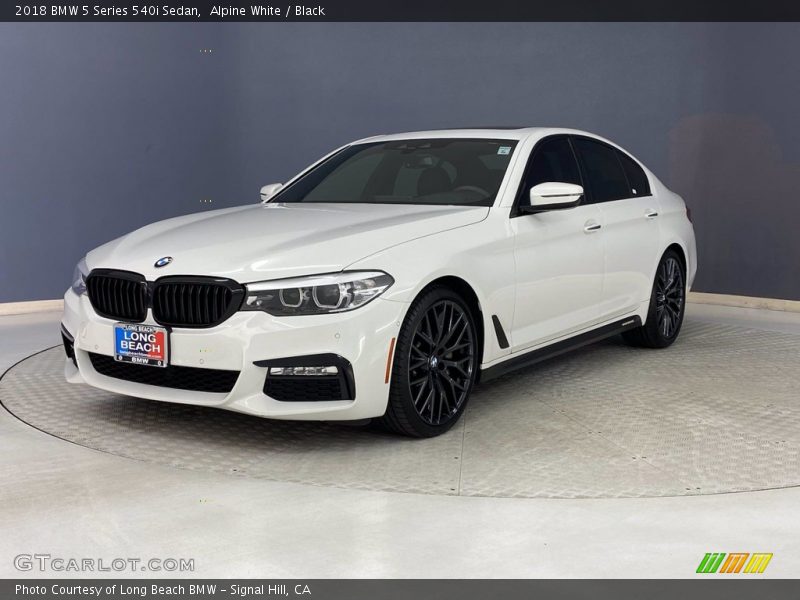 Alpine White / Black 2018 BMW 5 Series 540i Sedan