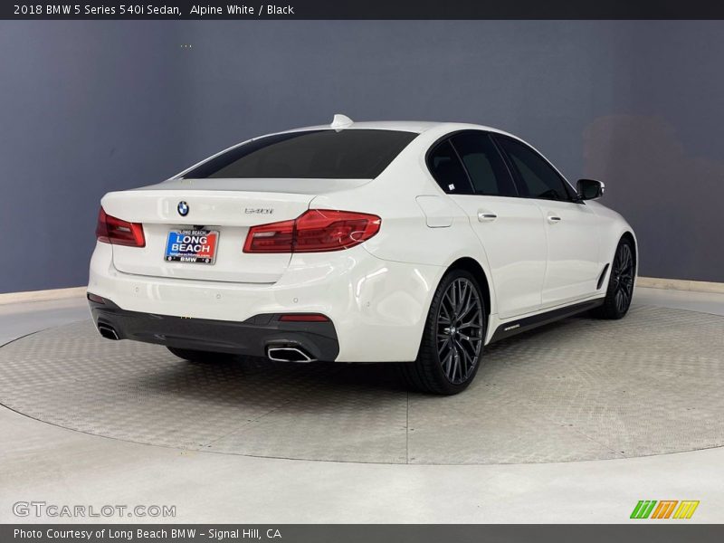 Alpine White / Black 2018 BMW 5 Series 540i Sedan