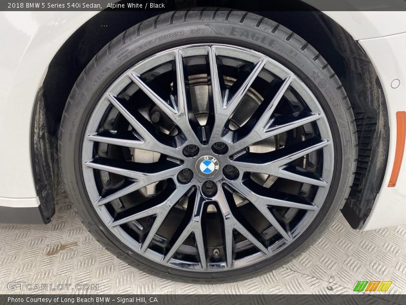 Alpine White / Black 2018 BMW 5 Series 540i Sedan