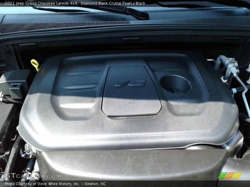Diamond Black Crystal Pearl / Black 2021 Jeep Grand Cherokee Laredo 4x4