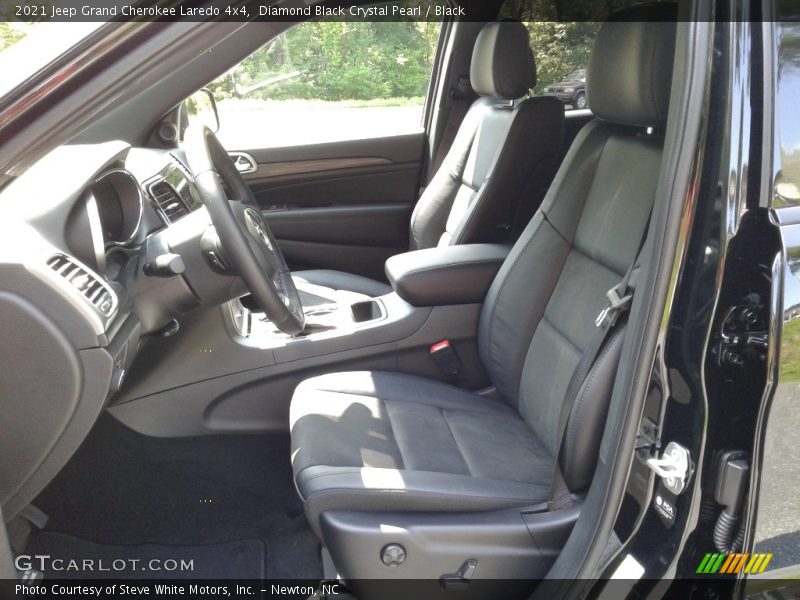 Diamond Black Crystal Pearl / Black 2021 Jeep Grand Cherokee Laredo 4x4