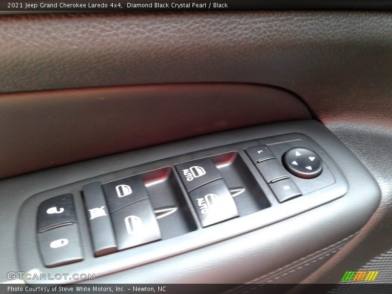 Diamond Black Crystal Pearl / Black 2021 Jeep Grand Cherokee Laredo 4x4