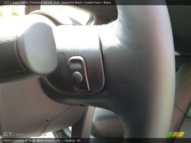Diamond Black Crystal Pearl / Black 2021 Jeep Grand Cherokee Laredo 4x4