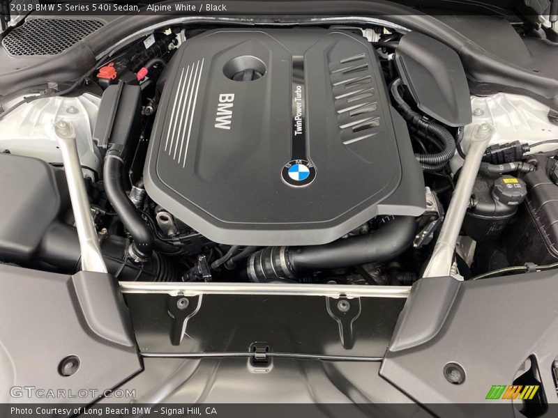Alpine White / Black 2018 BMW 5 Series 540i Sedan