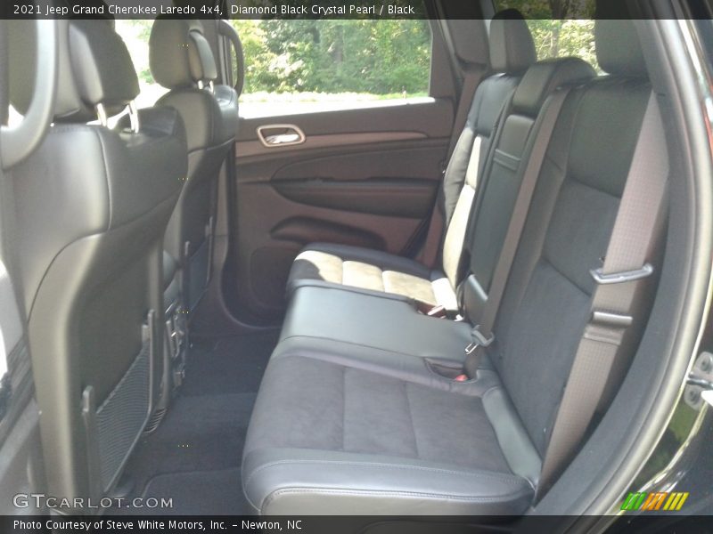 Diamond Black Crystal Pearl / Black 2021 Jeep Grand Cherokee Laredo 4x4