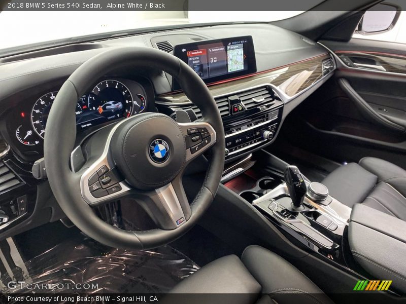 Alpine White / Black 2018 BMW 5 Series 540i Sedan