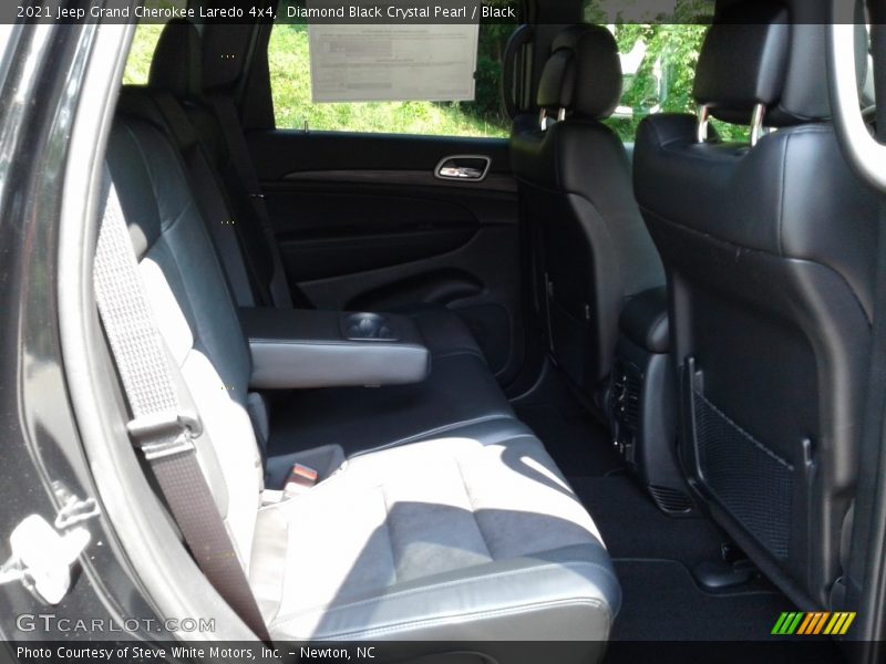 Diamond Black Crystal Pearl / Black 2021 Jeep Grand Cherokee Laredo 4x4