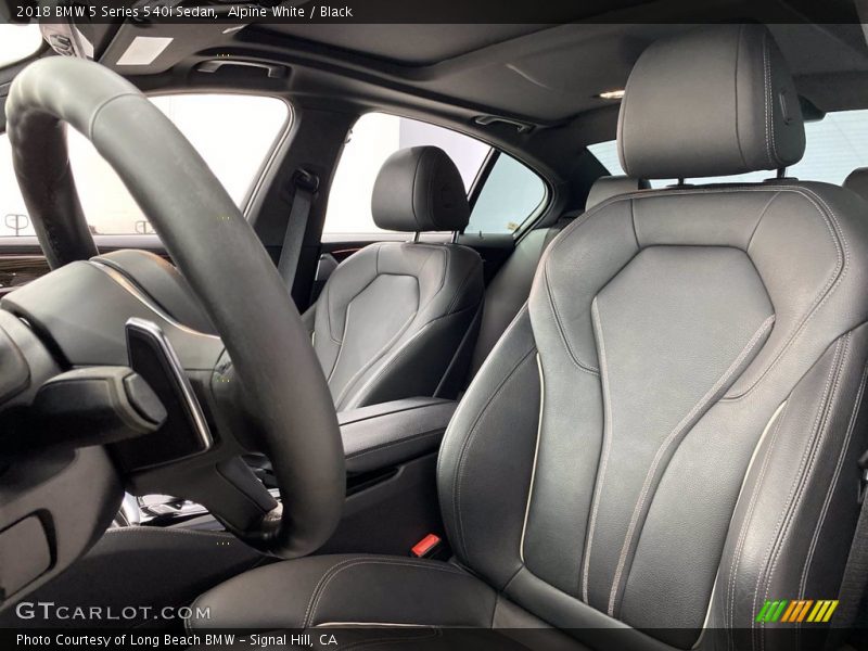 Alpine White / Black 2018 BMW 5 Series 540i Sedan