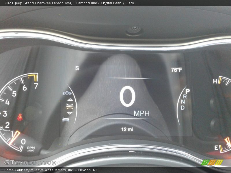 Diamond Black Crystal Pearl / Black 2021 Jeep Grand Cherokee Laredo 4x4