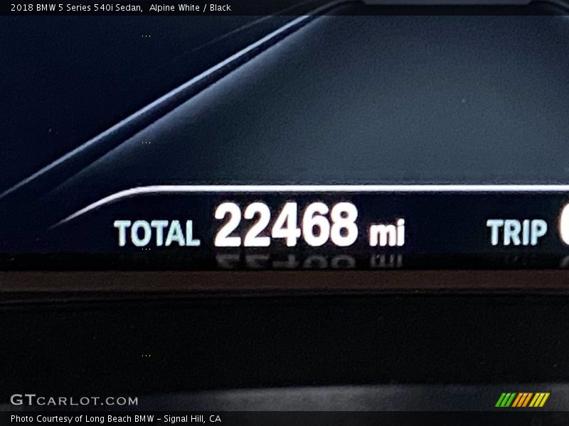 Alpine White / Black 2018 BMW 5 Series 540i Sedan