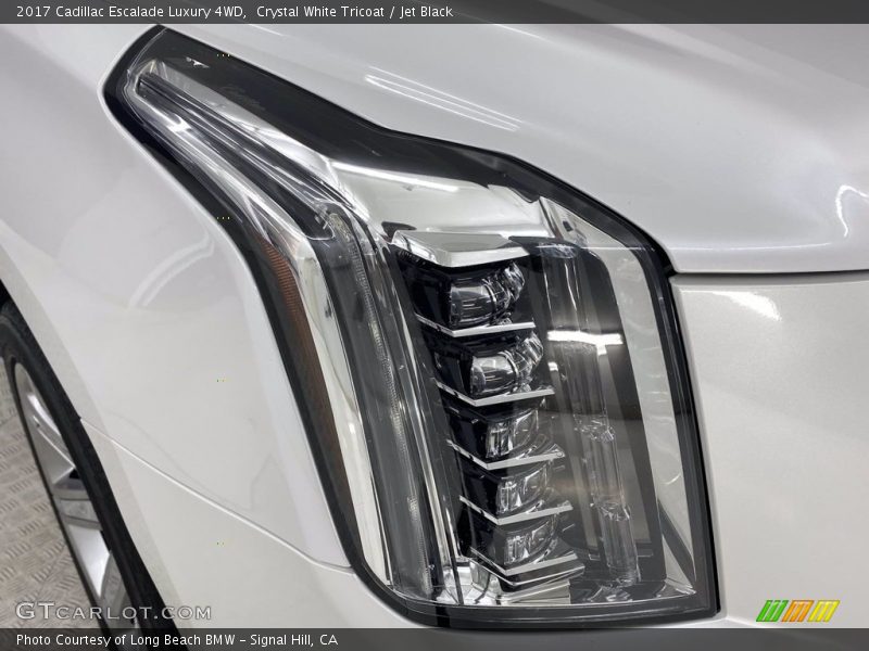 Crystal White Tricoat / Jet Black 2017 Cadillac Escalade Luxury 4WD