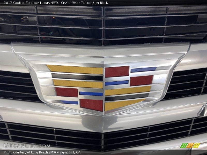 Crystal White Tricoat / Jet Black 2017 Cadillac Escalade Luxury 4WD