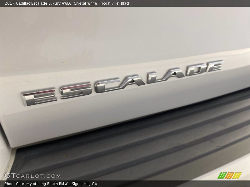 Crystal White Tricoat / Jet Black 2017 Cadillac Escalade Luxury 4WD