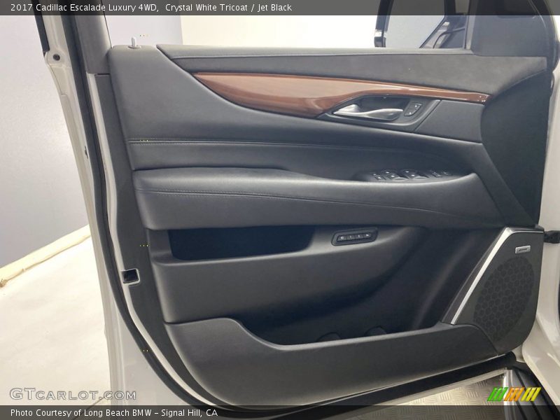 Crystal White Tricoat / Jet Black 2017 Cadillac Escalade Luxury 4WD