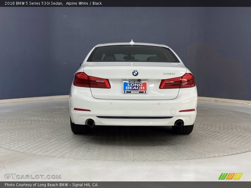 Alpine White / Black 2018 BMW 5 Series 530i Sedan