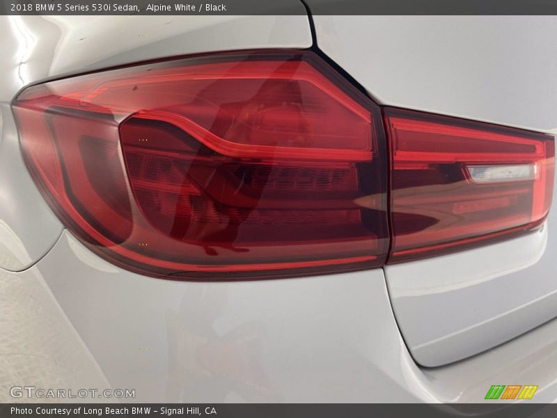 Alpine White / Black 2018 BMW 5 Series 530i Sedan
