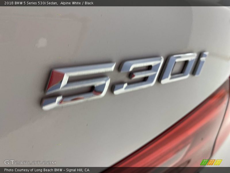 Alpine White / Black 2018 BMW 5 Series 530i Sedan