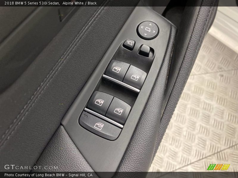 Alpine White / Black 2018 BMW 5 Series 530i Sedan