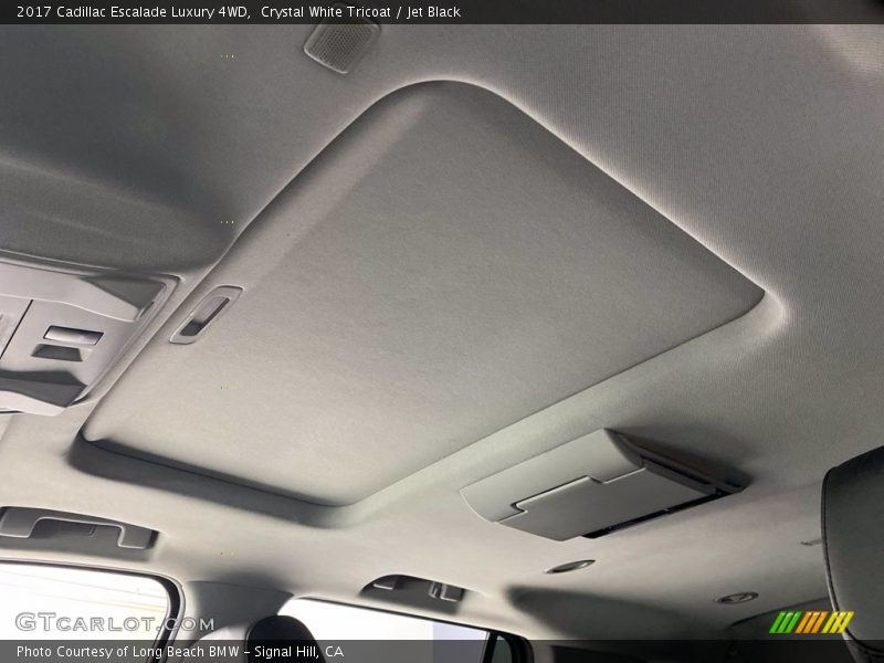 Crystal White Tricoat / Jet Black 2017 Cadillac Escalade Luxury 4WD