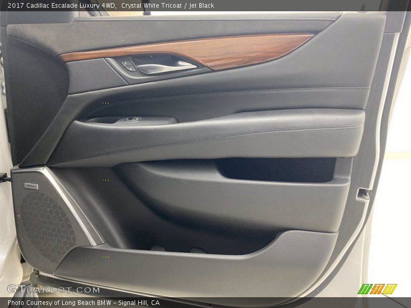 Crystal White Tricoat / Jet Black 2017 Cadillac Escalade Luxury 4WD
