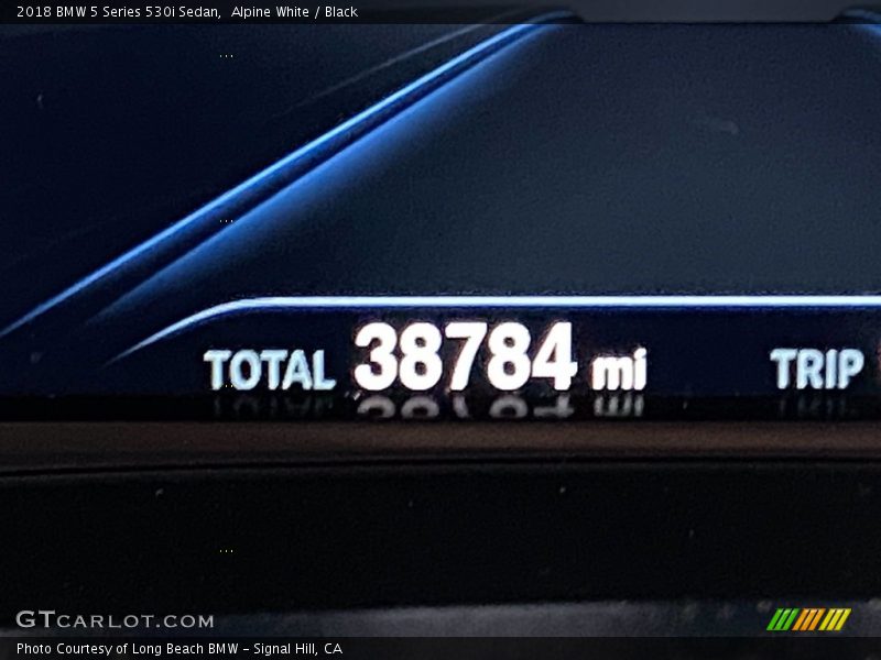 Alpine White / Black 2018 BMW 5 Series 530i Sedan