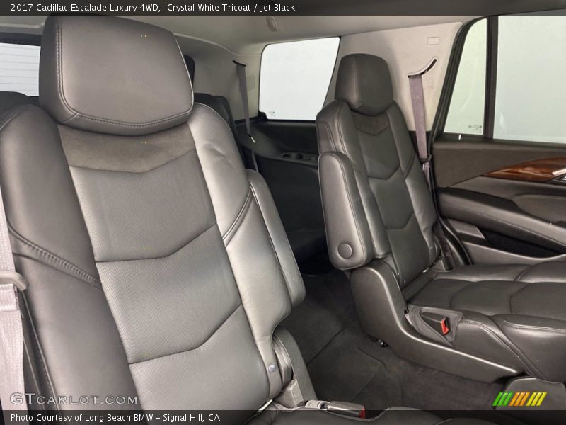 Crystal White Tricoat / Jet Black 2017 Cadillac Escalade Luxury 4WD