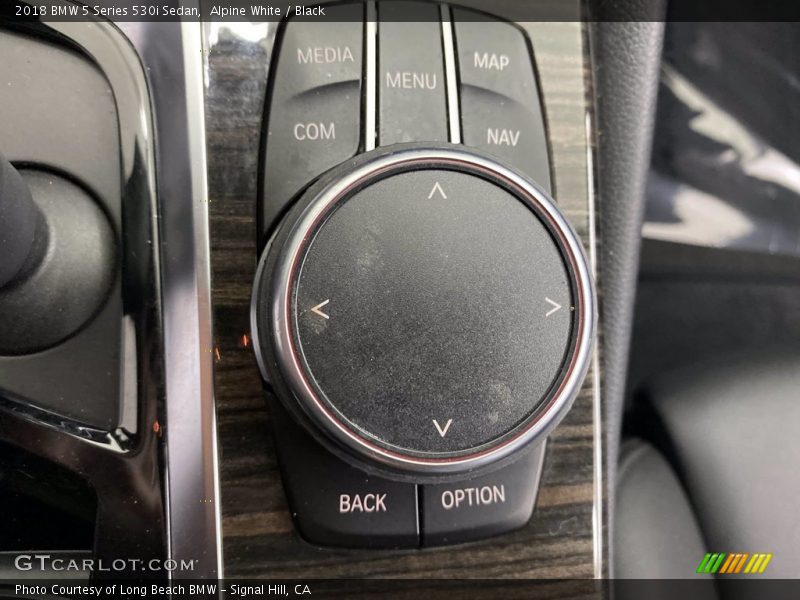 Alpine White / Black 2018 BMW 5 Series 530i Sedan