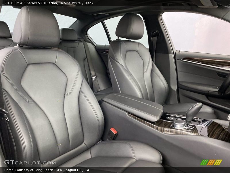 Alpine White / Black 2018 BMW 5 Series 530i Sedan