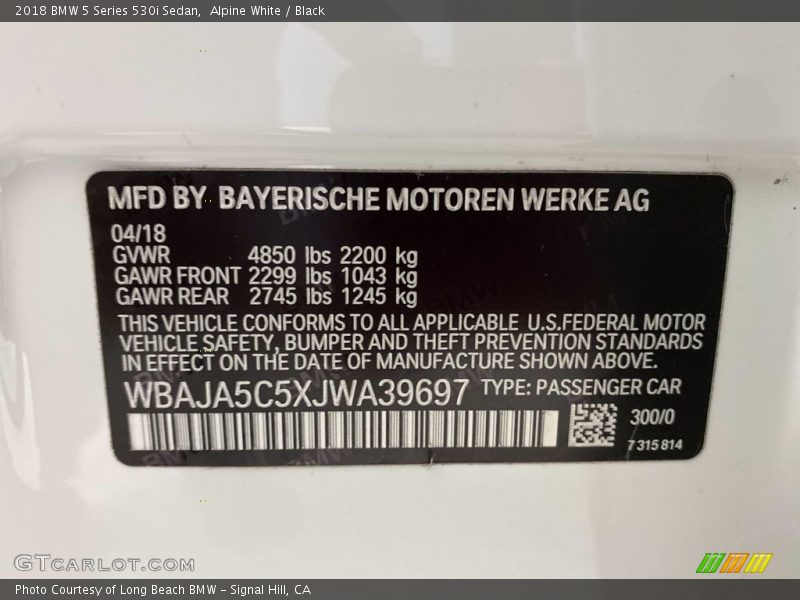Alpine White / Black 2018 BMW 5 Series 530i Sedan