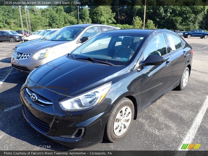 Ultra Black / Gray 2016 Hyundai Accent SE Sedan